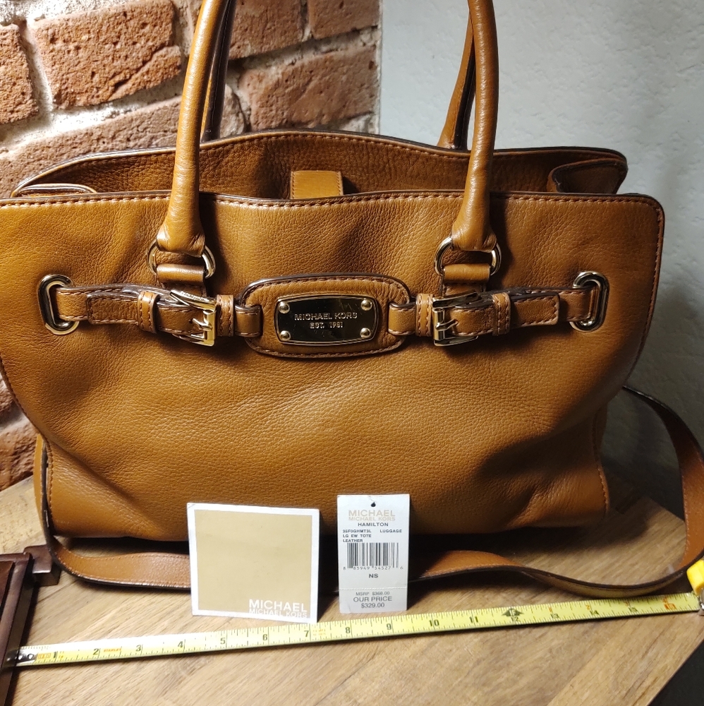 Medium tan soft leather MICHAEL KORS satchel bag!